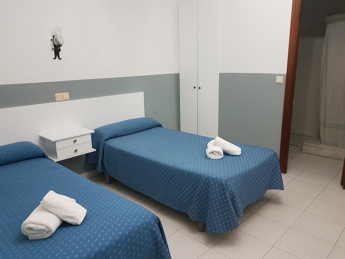 Hostal Restaurante Classic Columbrianos Екстериор снимка