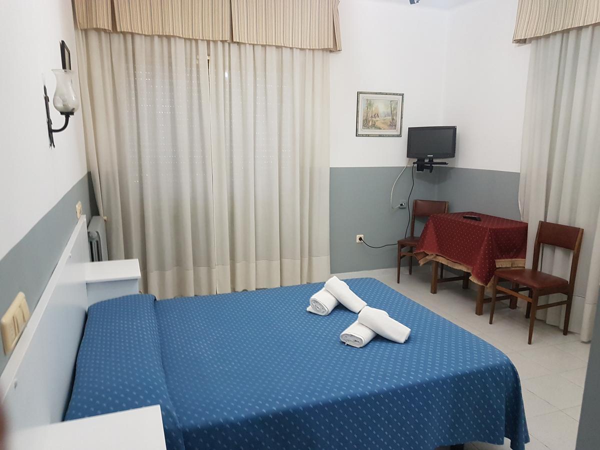 Hostal Restaurante Classic Columbrianos Екстериор снимка